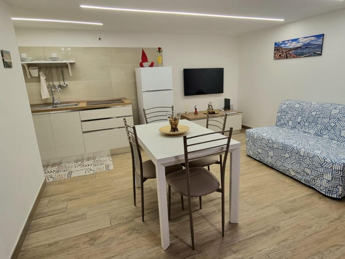 Casa Comoda E Centrale In Quartiere Storico Di Napoli Eksteriør billede